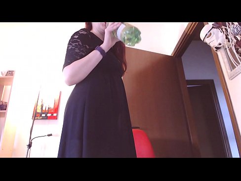 ❤️ Mtumwa mtiifu ambaye anapenda chupi chafu na ya kuvutia analazimika kupiga punyeto baada ya kutazama video hii! kwenye ponografia sw.sexindrag.ru ☑
